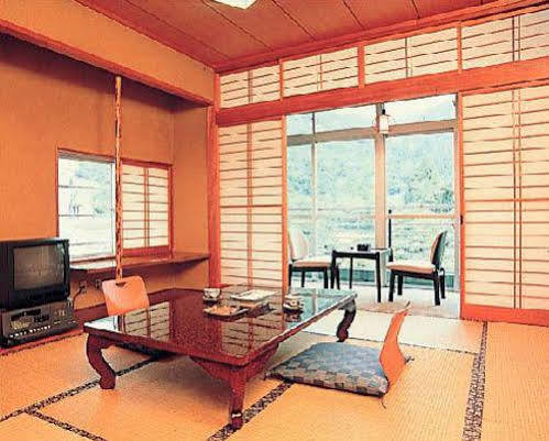 Izumiya Ryokan Uonuma Exterior foto